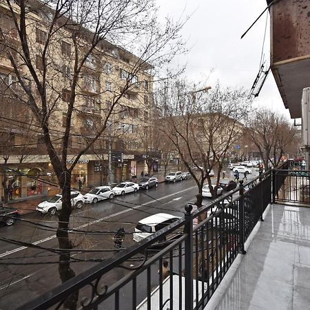 יירבאן 19Tumanyan Excellent Apartment In The Centre Of Capital מראה חיצוני תמונה