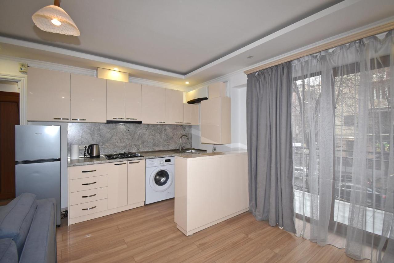יירבאן 19Tumanyan Excellent Apartment In The Centre Of Capital מראה חיצוני תמונה