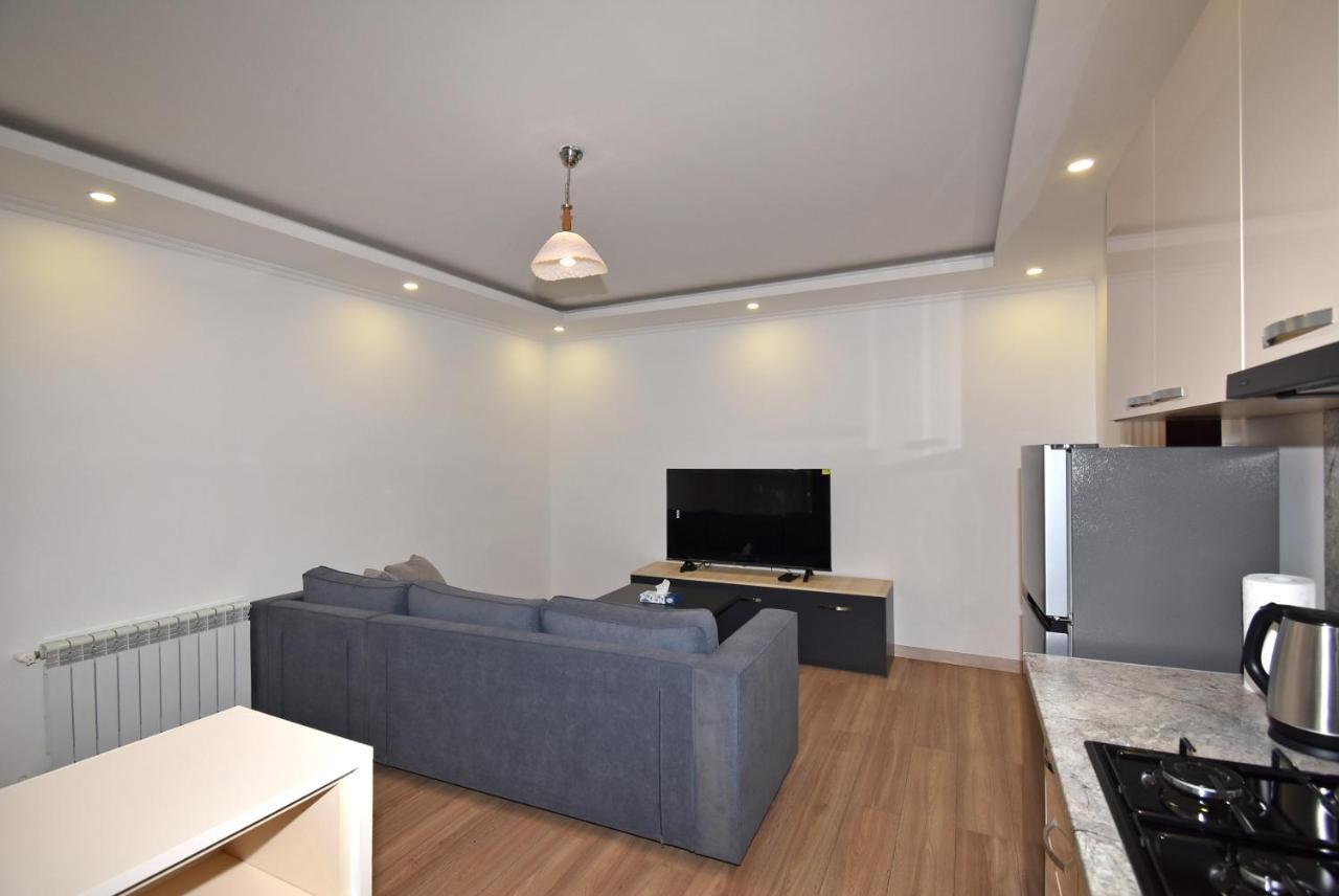 יירבאן 19Tumanyan Excellent Apartment In The Centre Of Capital מראה חיצוני תמונה