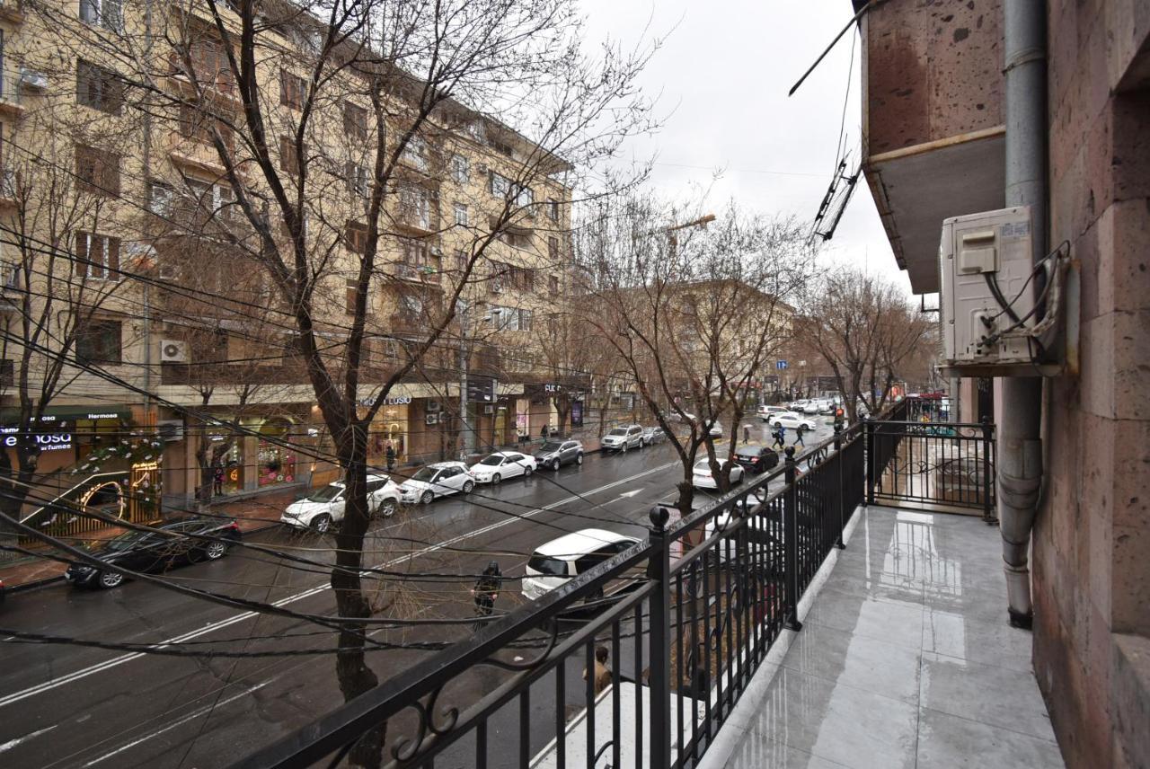 יירבאן 19Tumanyan Excellent Apartment In The Centre Of Capital מראה חיצוני תמונה