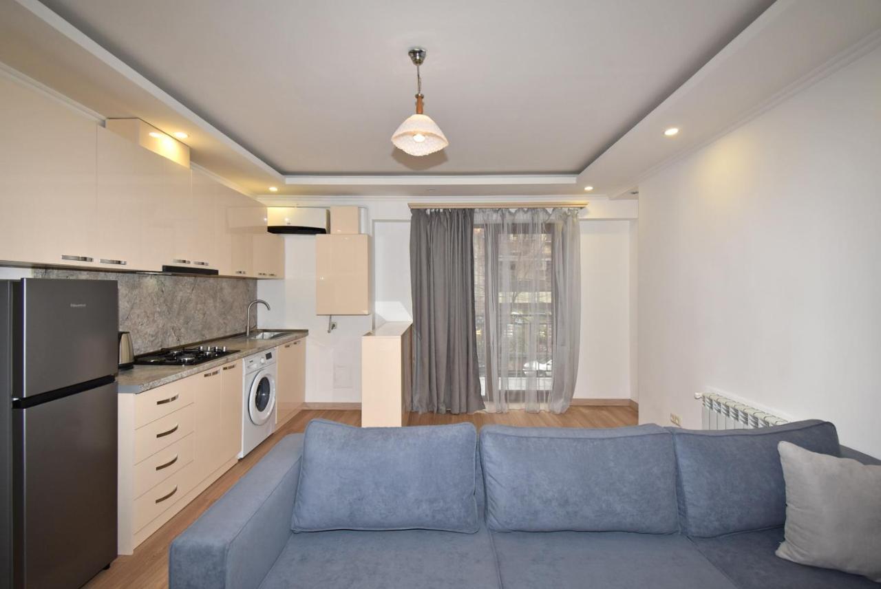 יירבאן 19Tumanyan Excellent Apartment In The Centre Of Capital מראה חיצוני תמונה